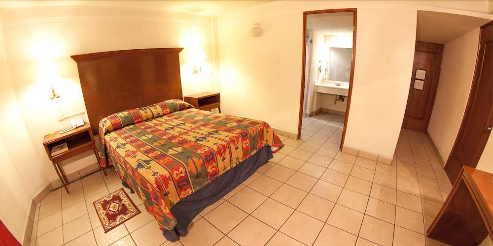Hotel Calenda Oaxaca Bagian luar foto